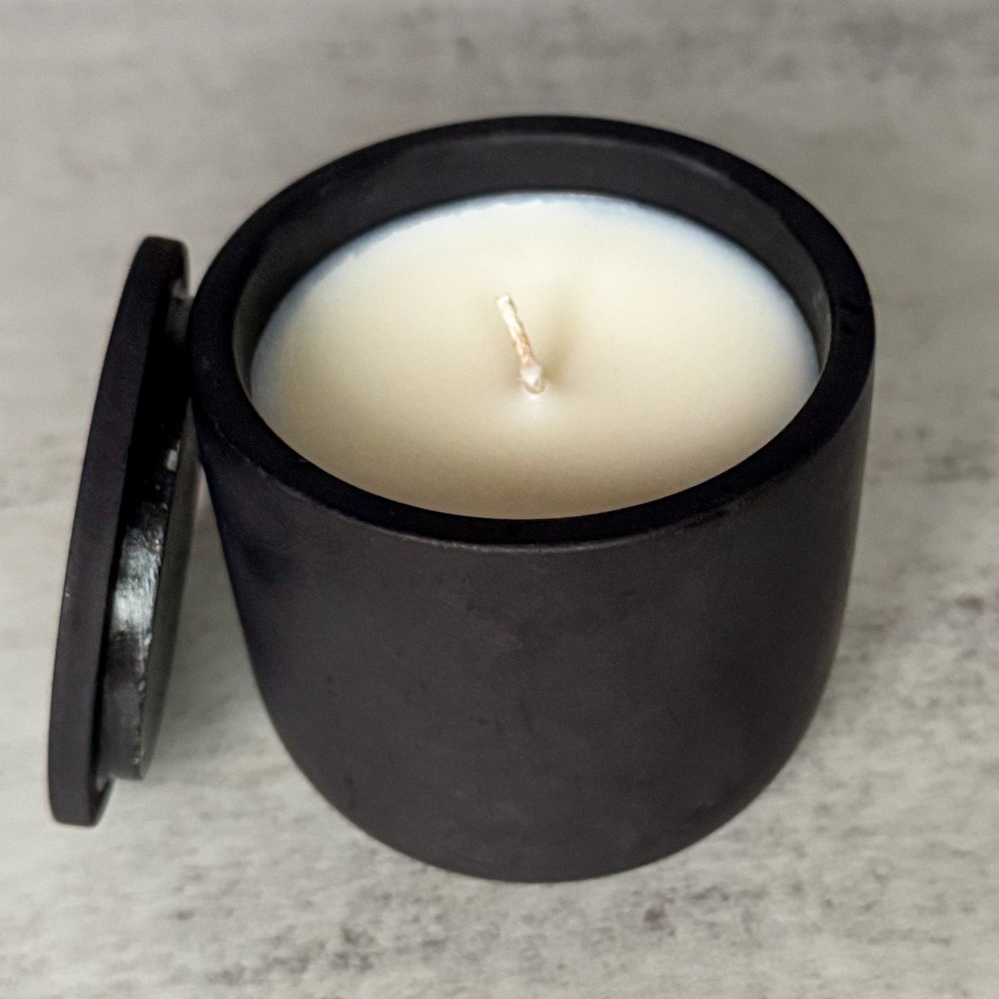 White Tea & Aloe Scented Candle - Cement Jar, 9 oz