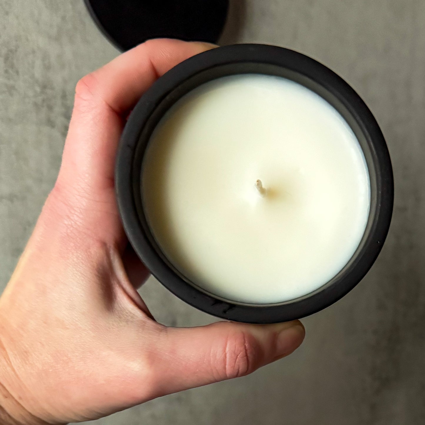 White Tea & Aloe Scented Candle - Cement Jar, 9 oz