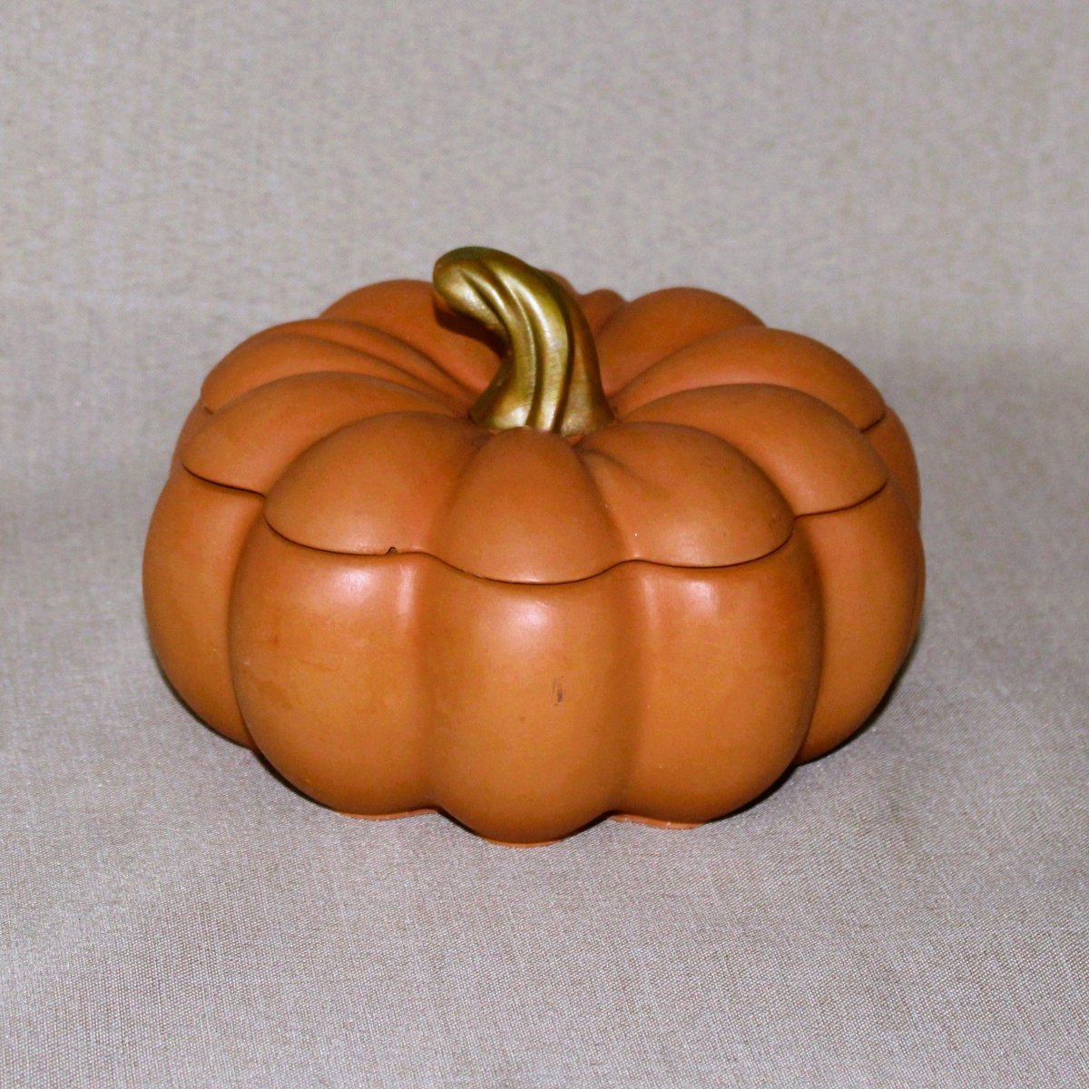 Make Your Own Pumpkin Candle Experience at the Candle Bar | Milwaukee, WI - Operation Wax